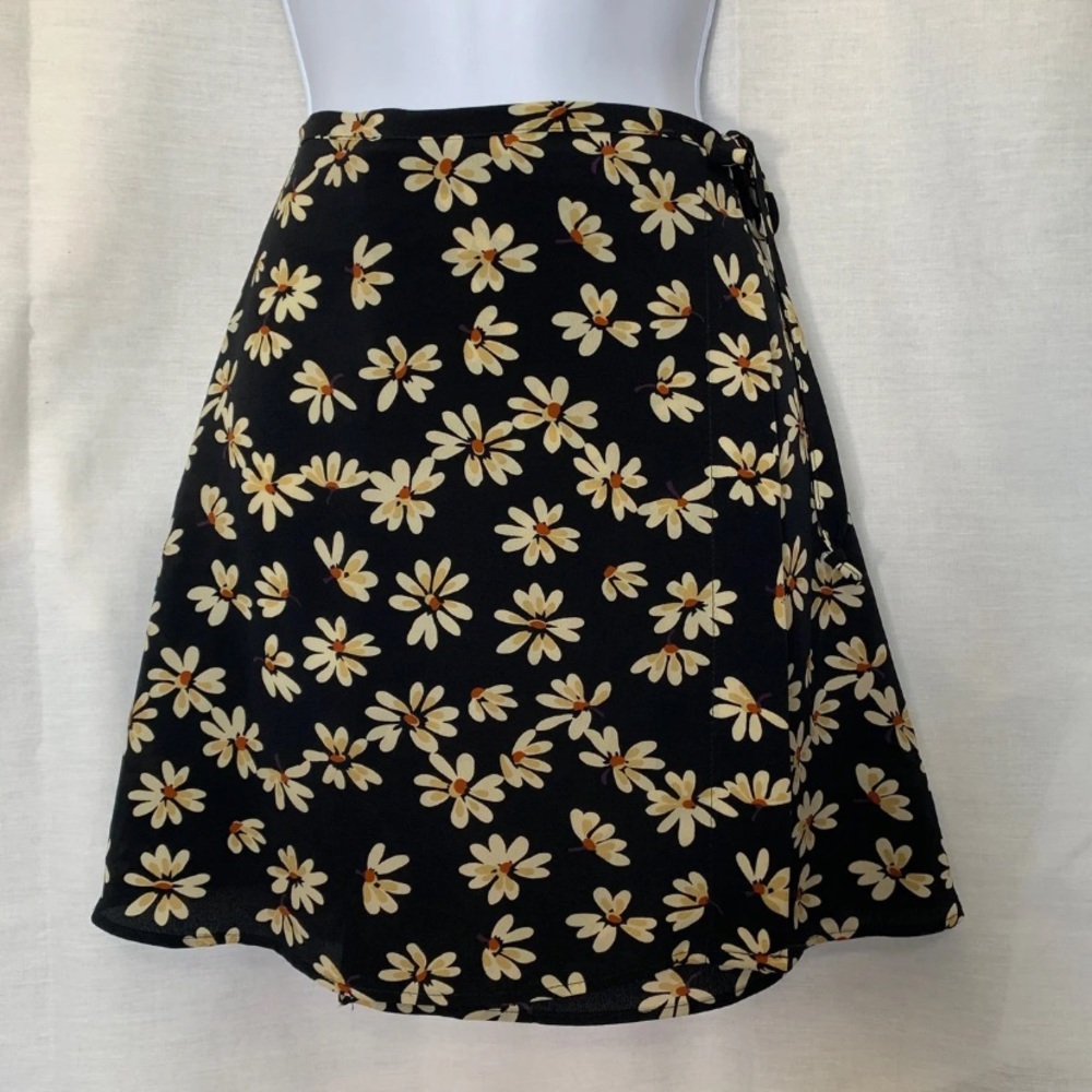 90s Vibe Style Daisy Skirt